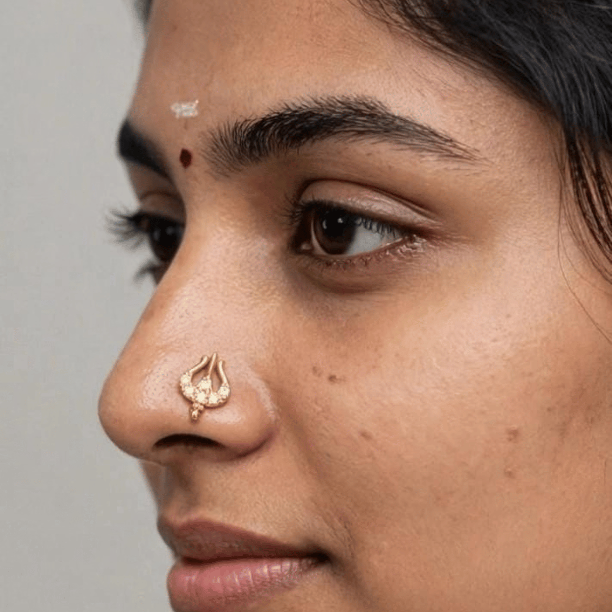 Trishul AD Gold-Plated Nosepin thumbnail 3
