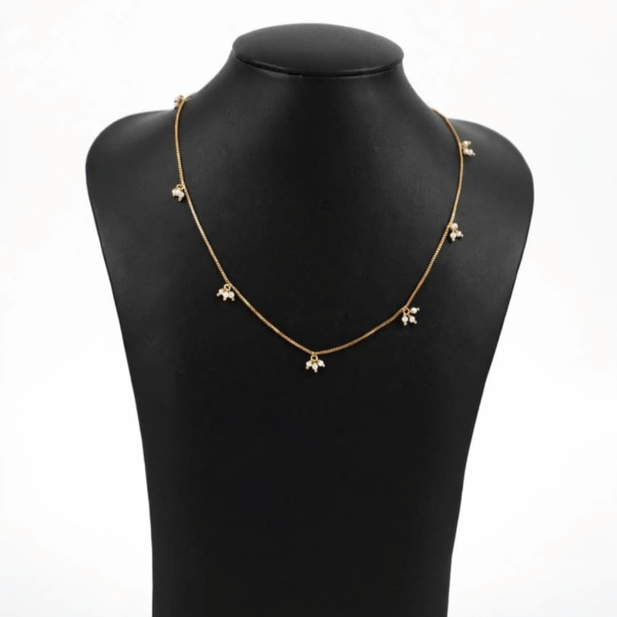 Small pearl necklace 