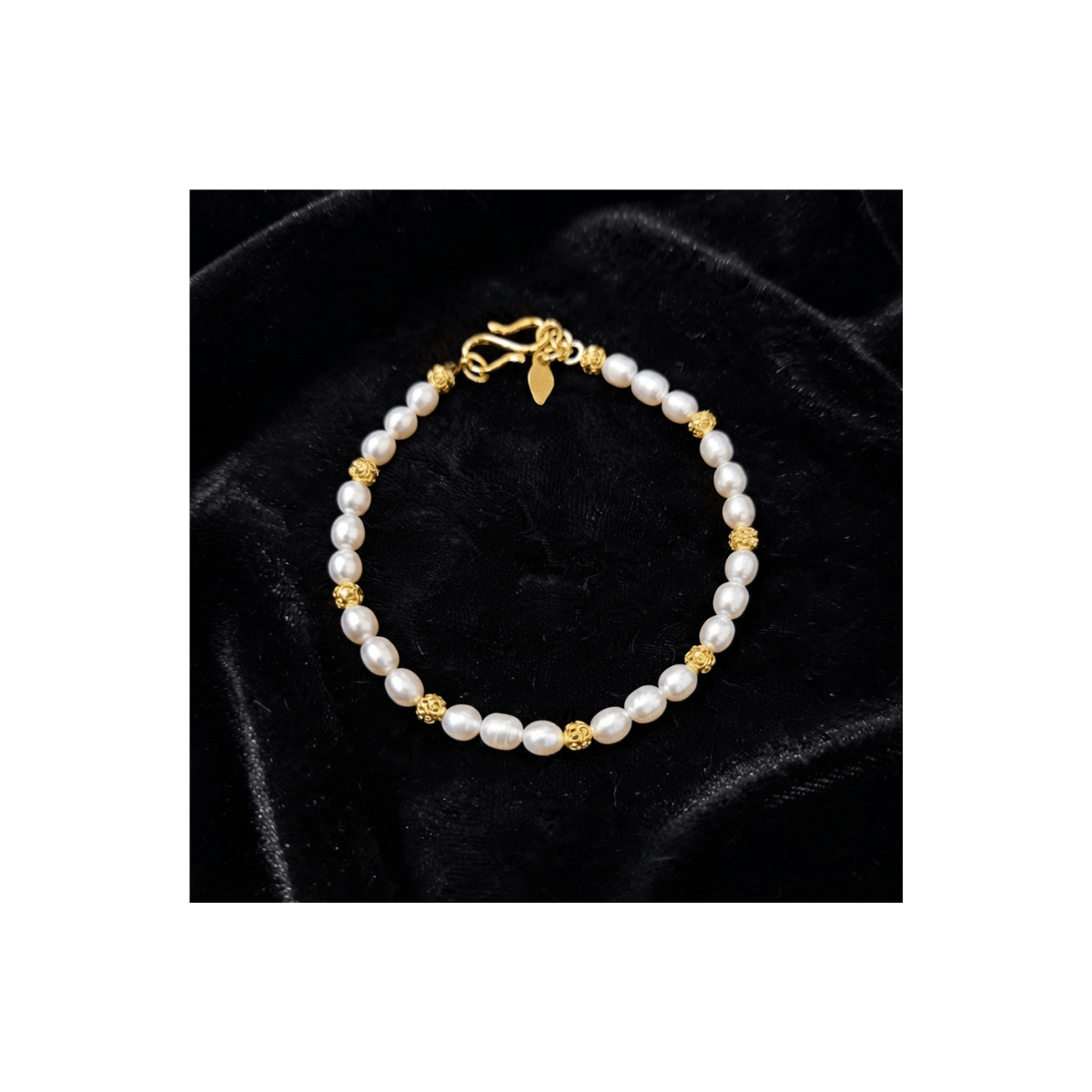 Pearl bracelet 